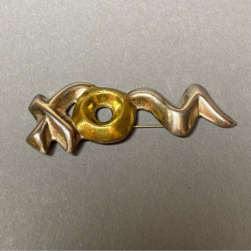 Vintage sterling silver xo hug kiss pin